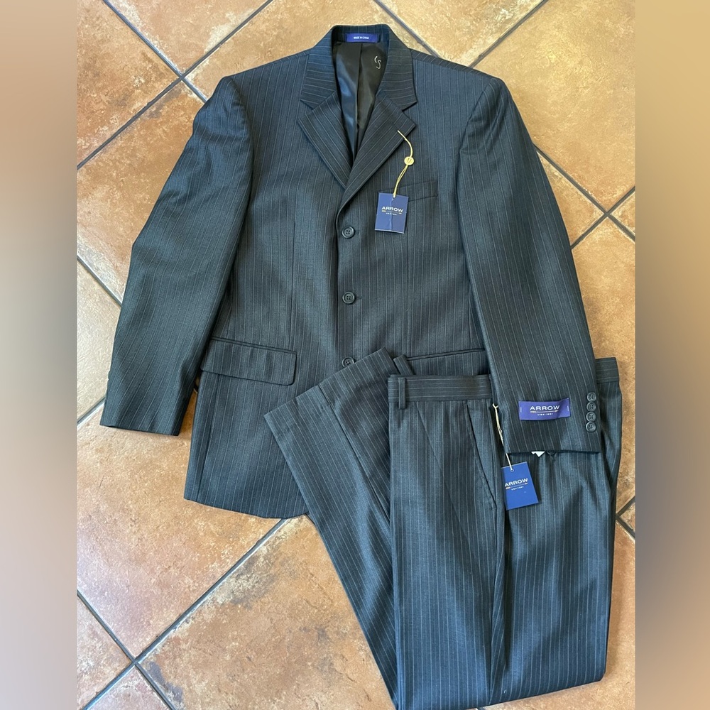 Arrow Subtle Pinstripe Single Breasted Suit in Charcoal Gray Size 38 NWT $240‎ - Picture 6 of 14